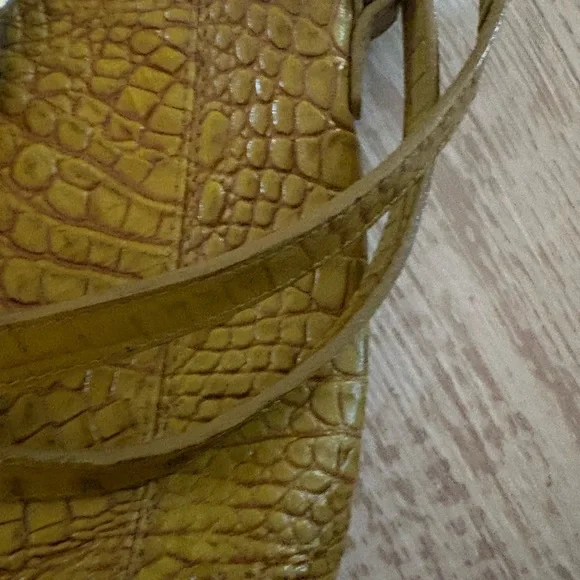 Great used condition Brahmin bag. Price drop - Picture 5 of 16